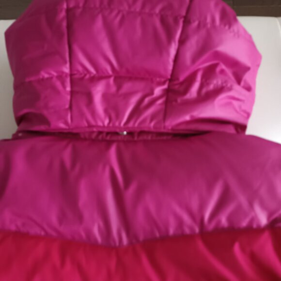 NIKE Youth Two-Tone Red Down Puffer Jacket with Removable Hood Size M - Picture 7 of 14